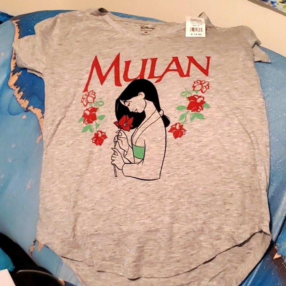 3/$20 Mulan Jr's medium M shirttail tee